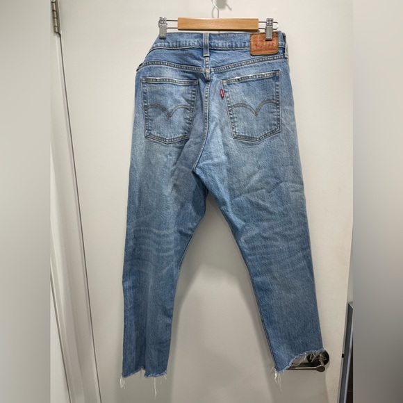 LEVI cropped wedgie jean size 31 - Picture 2 of 4